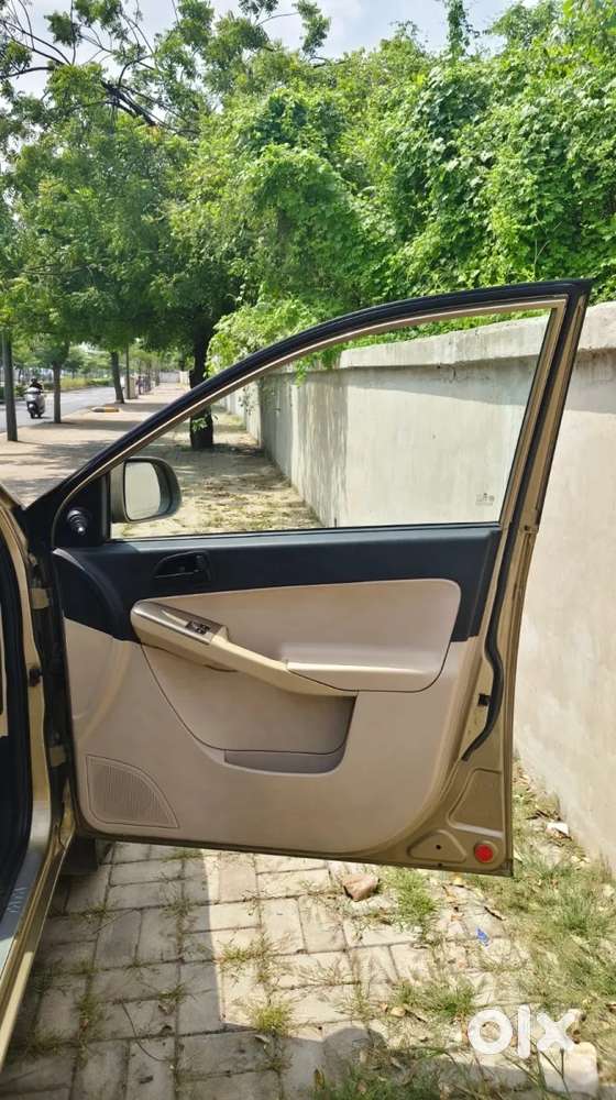 Tata Manza Aqua Safire, 2011, Petrol