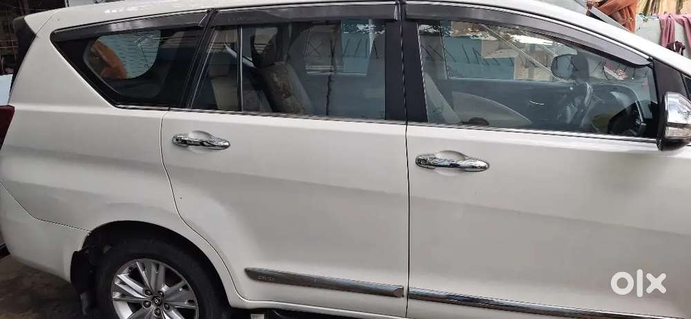 Toyota Innova Crysta 2.8 Z Top Model 2016