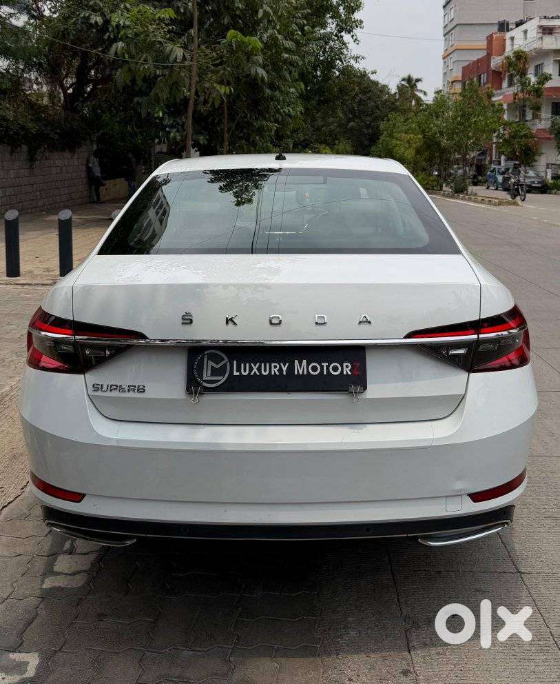Skoda Superb 2.0 Tsi At L&k, 2021, Petrol
