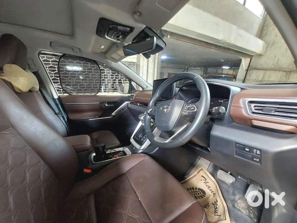 Toyota Innova Hycross 2.0 Zx (o) Hybrid 7 Str, 2024, Petrol
