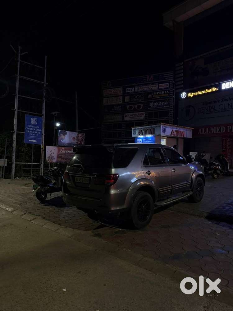 Toyota Fortuner 2010 Diesel 275000 Km Driven