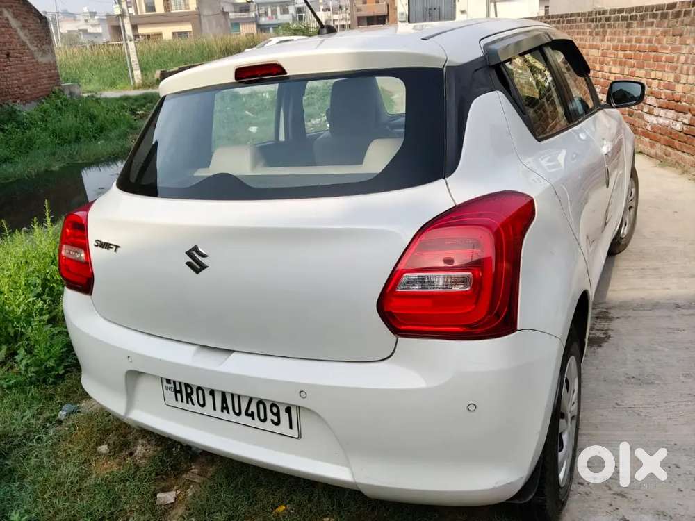 Selling Maruti Suzuki Swift Vxi 2020 Petrol