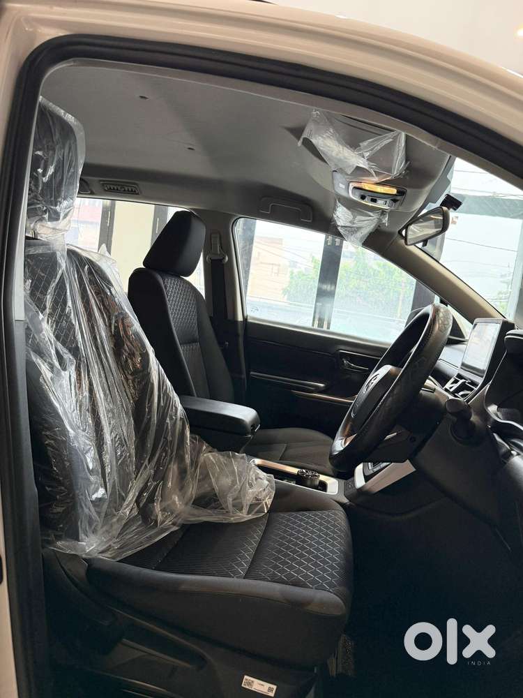 Toyota Innova Hycross 2.0 Gx 7 Str, 2025, Cng & Hybrids