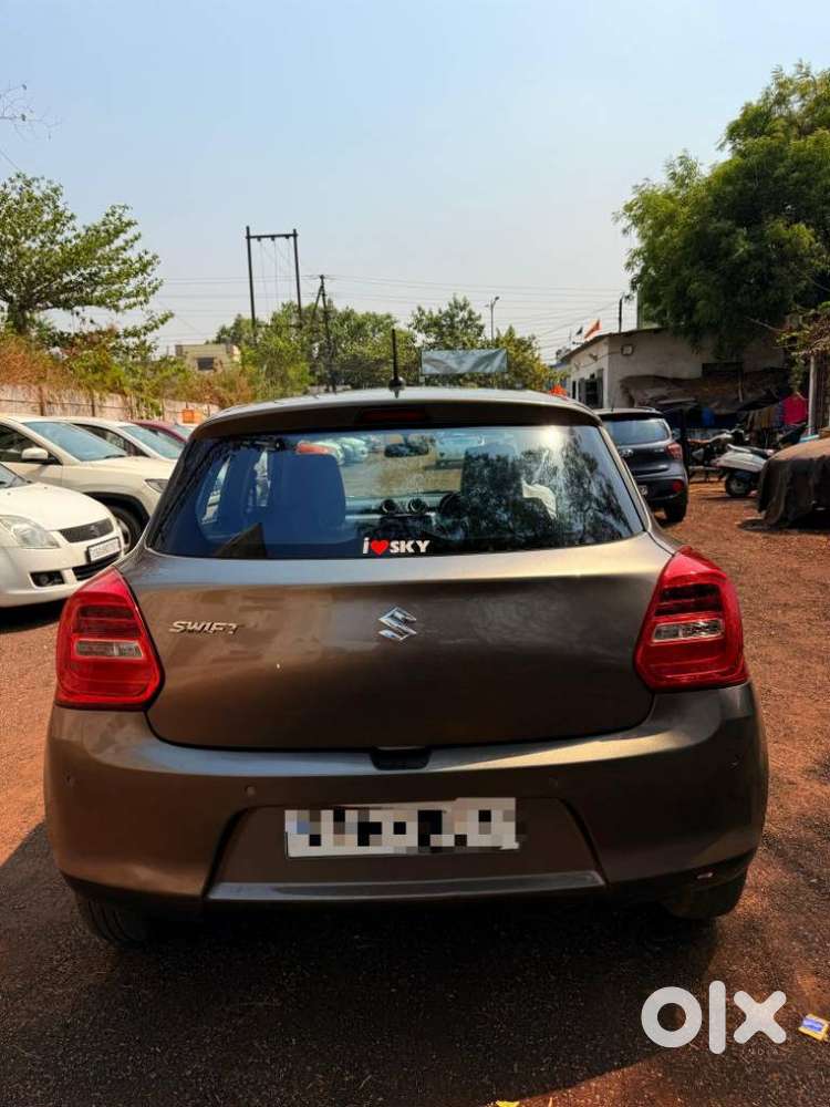 Maruti Suzuki Swift Vxi + Manual, 2022, Petrol