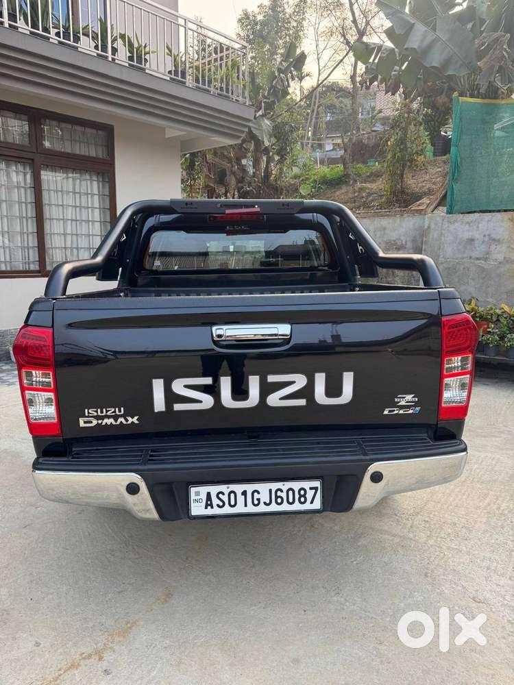 Isuzu V-cross 2023 Diesel Well Maintained