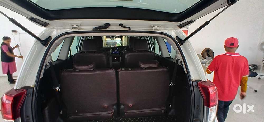 Toyota Innova Crysta 2.4 G Mt, 2023, Diesel