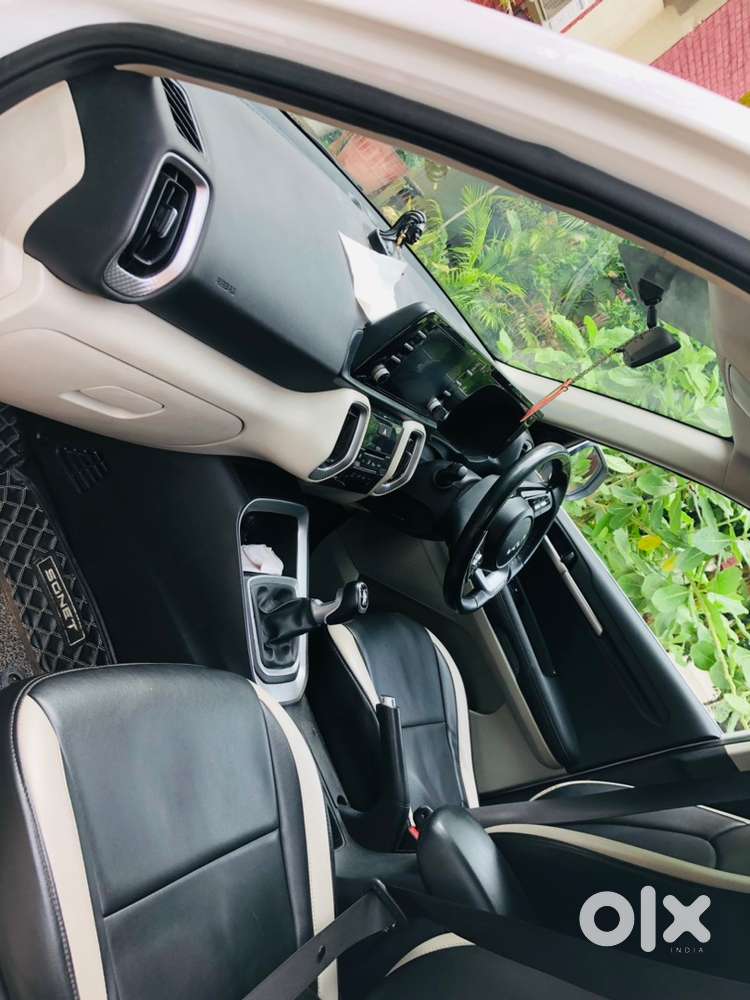 Kia Sonet Petrol 2023