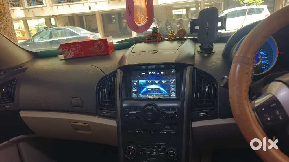 Mahindra Xuv500 W10 2016