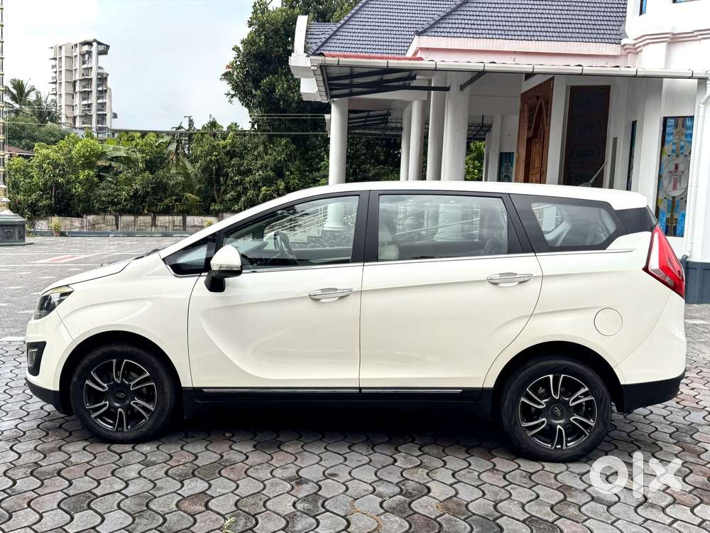 Mahindra Marazzo M8, 2018, Diesel