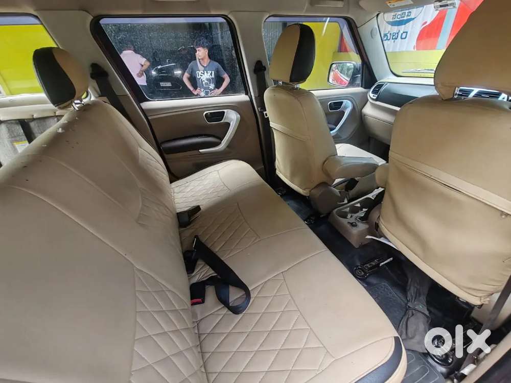 Mahindra Tuv 300 2018