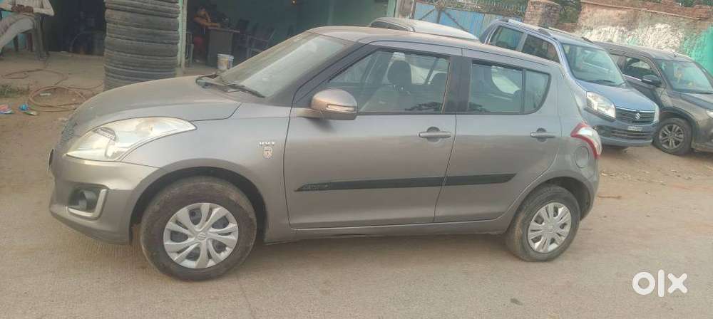 Maruti Suzuki Swift Vxi 1.2 Abs Bs-iv, 2017, Petrol