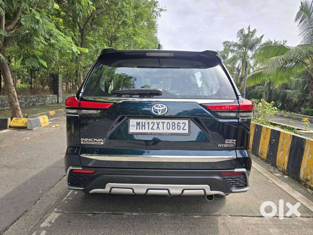 Toyota Innova Hycross 2.0 Zx (o) Hybrid 7 Str, 2025, Petrol