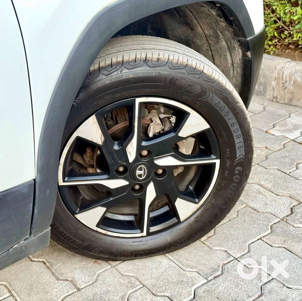 Tata Punch Accomplished Amt, 2022, Cng & Hybrids