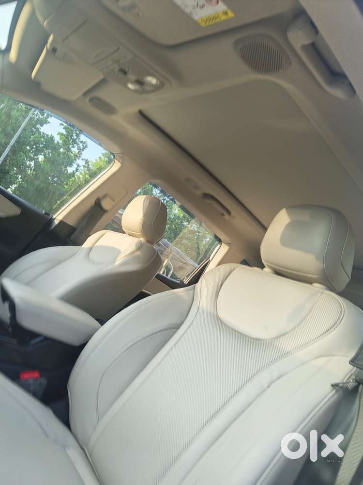 Mahindra Xuv700 2.2 Ax 7 Diesel Mt Luxury Pack Str, 2025, Diesel