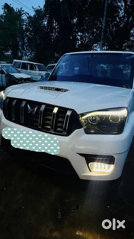Mahindra Scorpio S6 Plus 2014 Diesel Manual