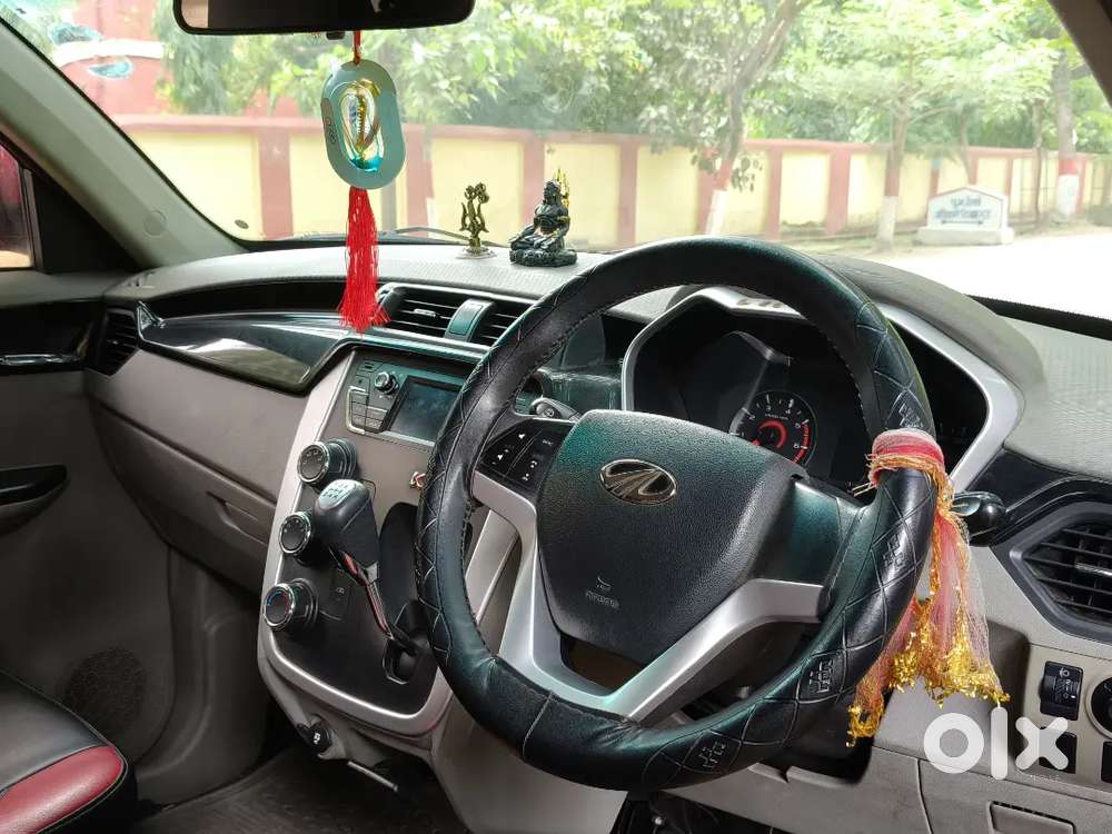 Mahindra Kuv 100 2016