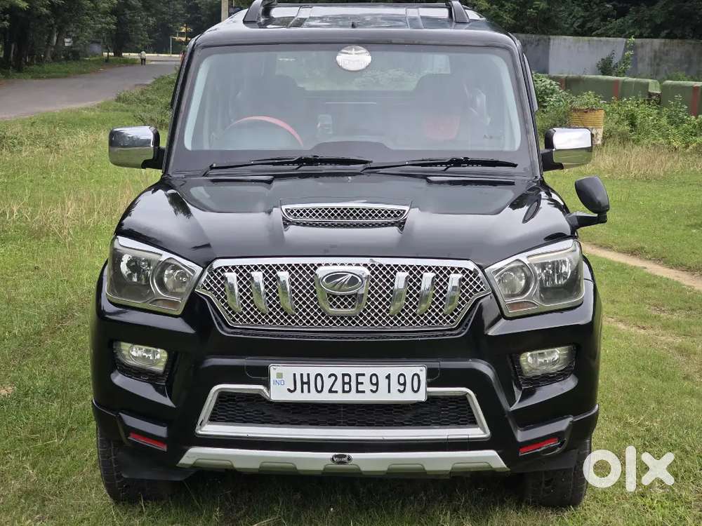 Mahindra Scorpio S4 2017