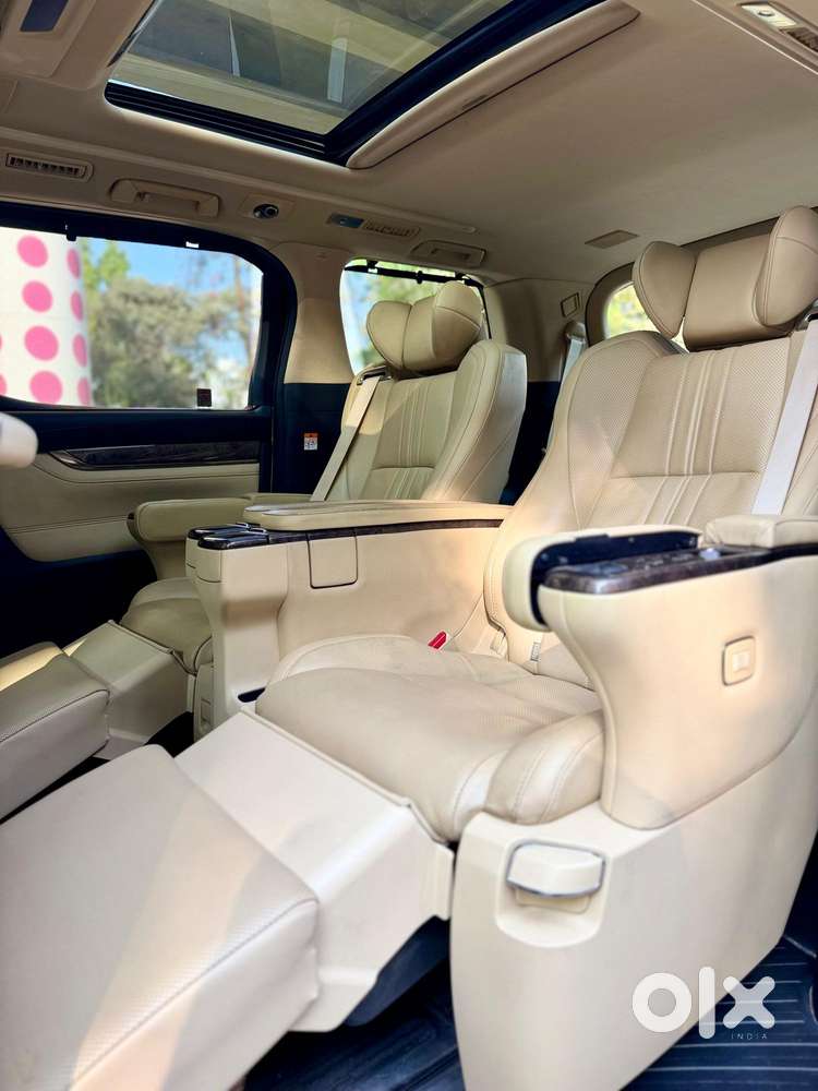 Toyota Vellfire Hi, 2022, Petrol