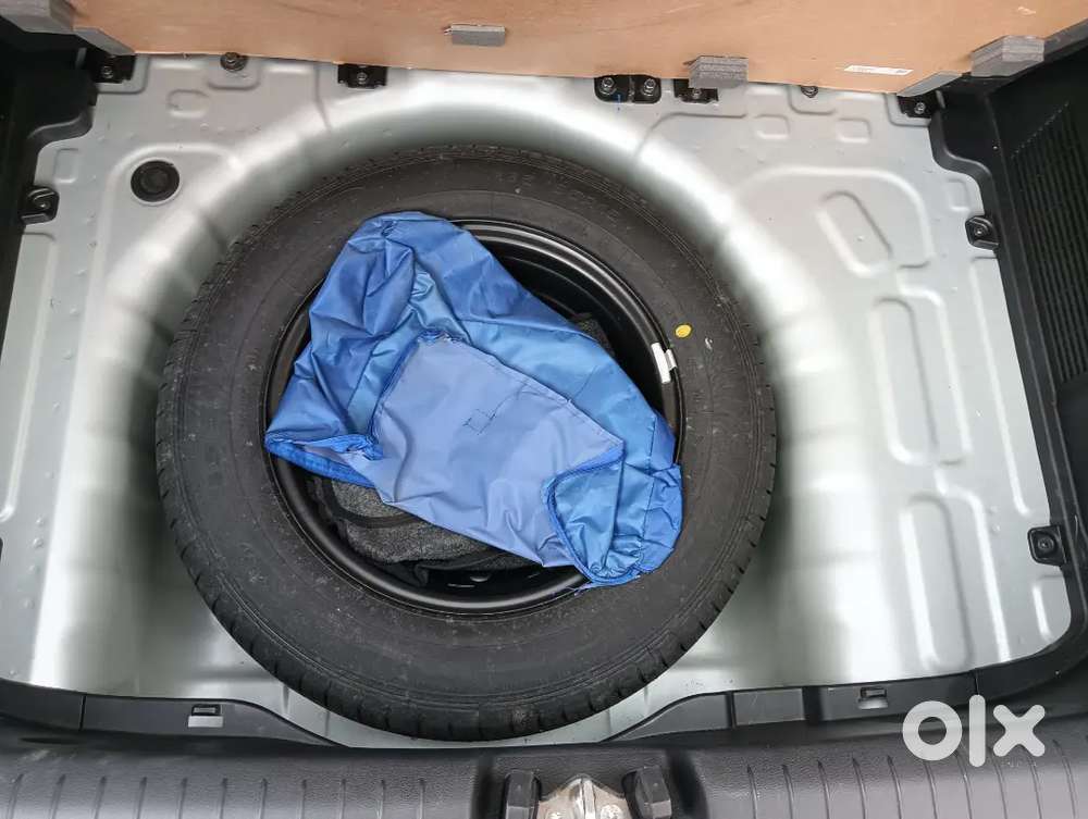 Hyundai Venue Petrol 2023 Sunroof Top Model