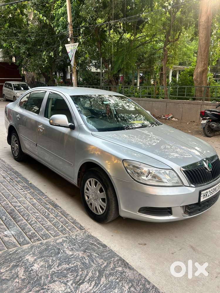 Skoda Laura 1.8 Tsi Active, 2011, Petrol
