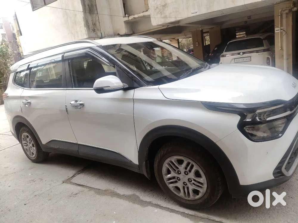 Kia Carens 2024 Petrol 4000 Km Driven