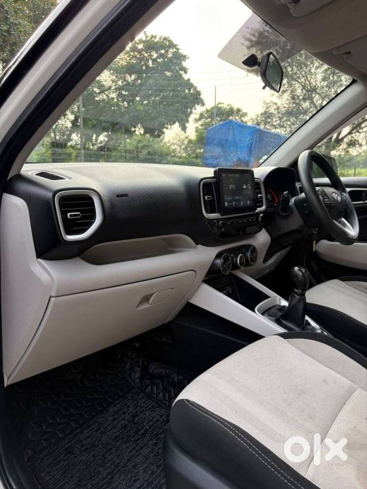 Hyundai Venue S 1.2 Petrol, 2022, Petrol
