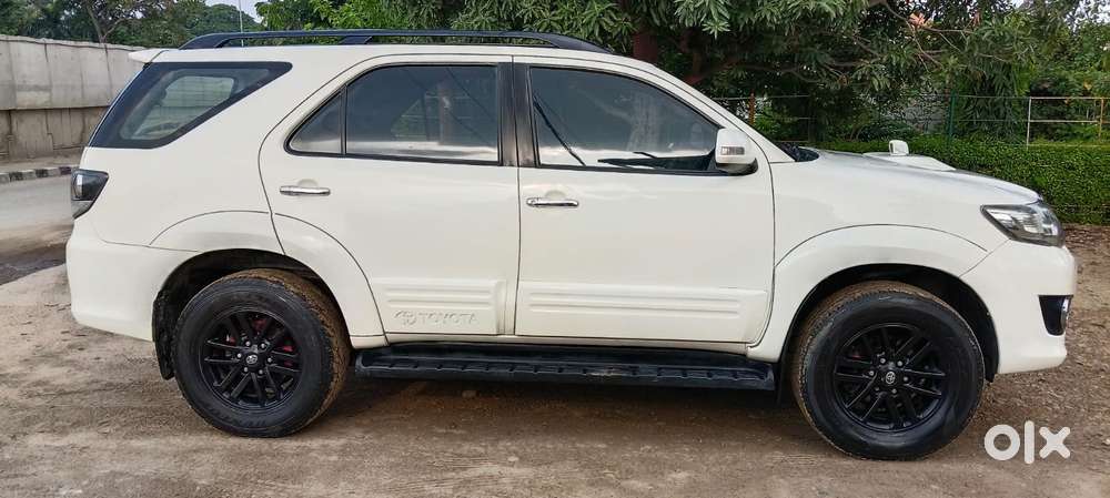 Toyota Fortuner 4x2 Manual, 2017, Diesel