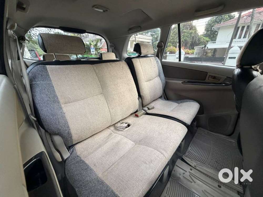 Toyota Innova 2.5 G (diesel) 8 Seater, 2012, Diesel