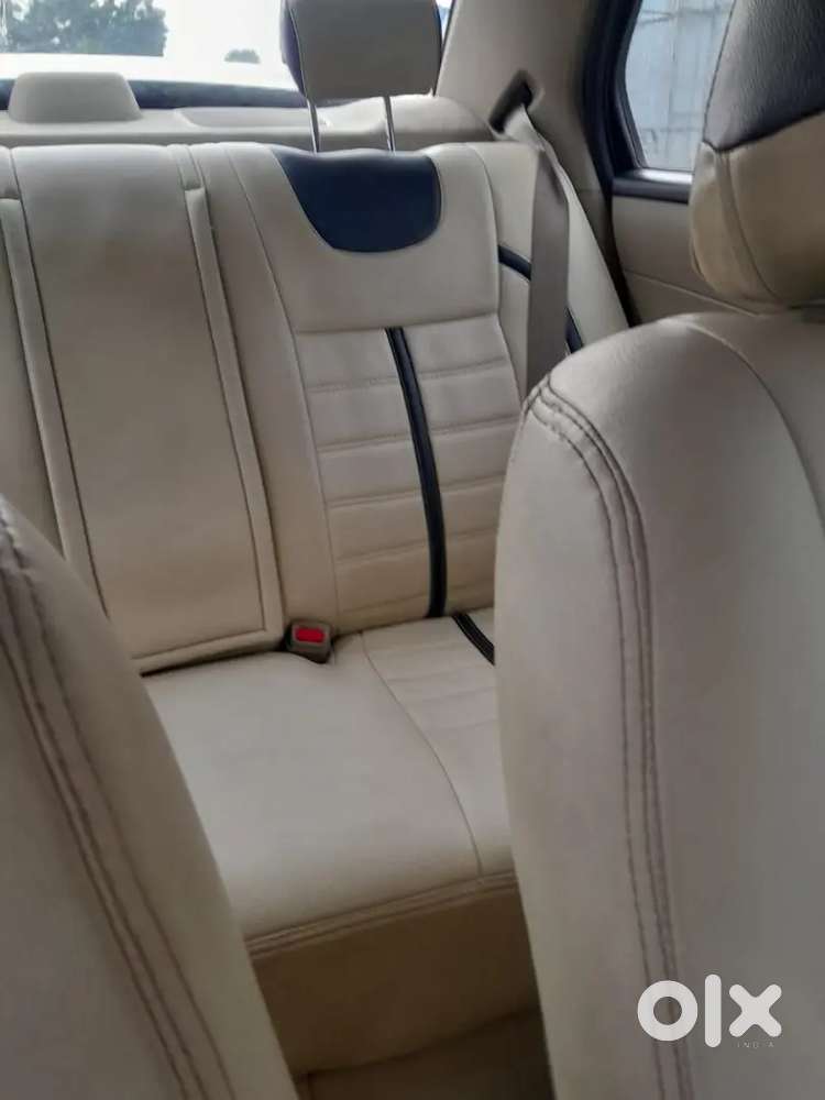 Maruti Suzuki Dzire 2016 Diesel 122000 Km Driven 50%tyres