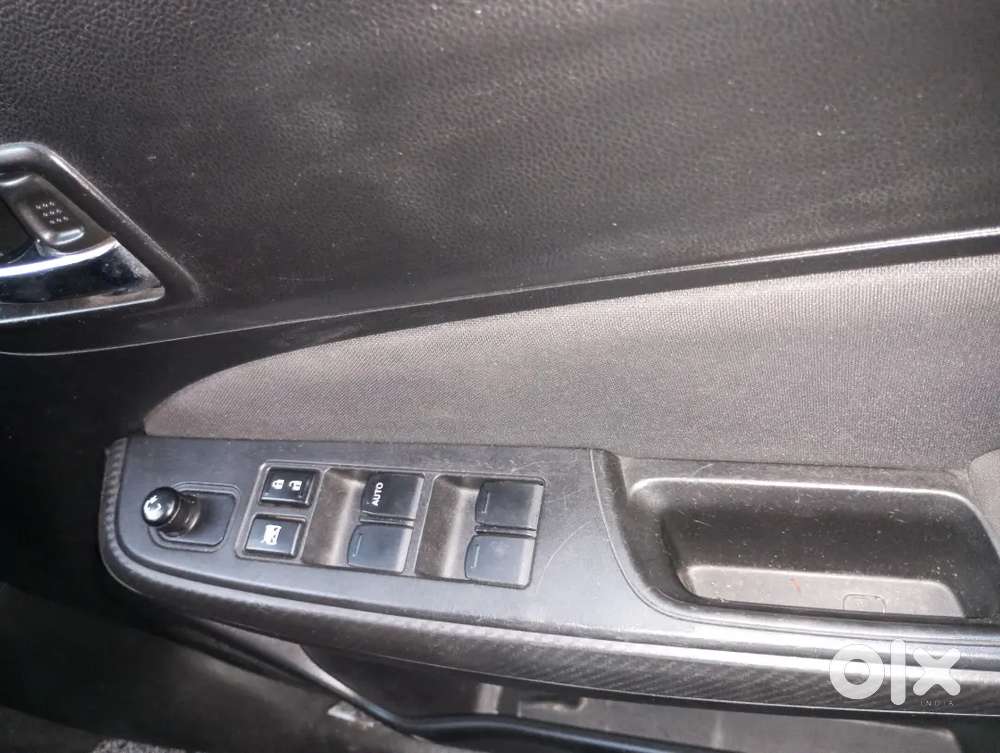 Maruti Suzuki Swift 2019 Vxi Running 32000