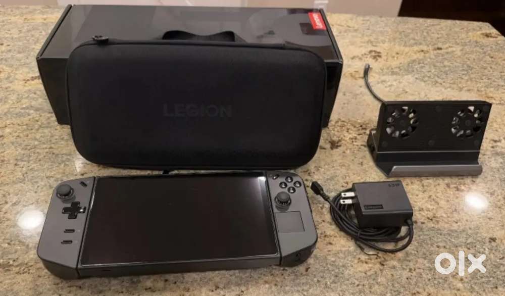 Lenovo Legion Go 8APU1 Z1 Extreme 16GB 1TB No Scratches + Case and Doc