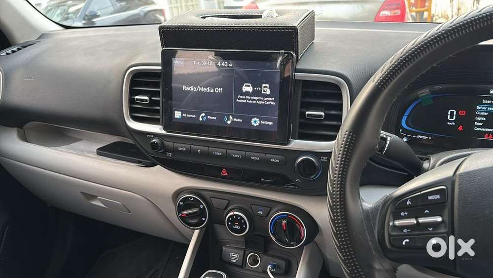 Hyundai Venue 2025 Diesel 8000 Km Driven