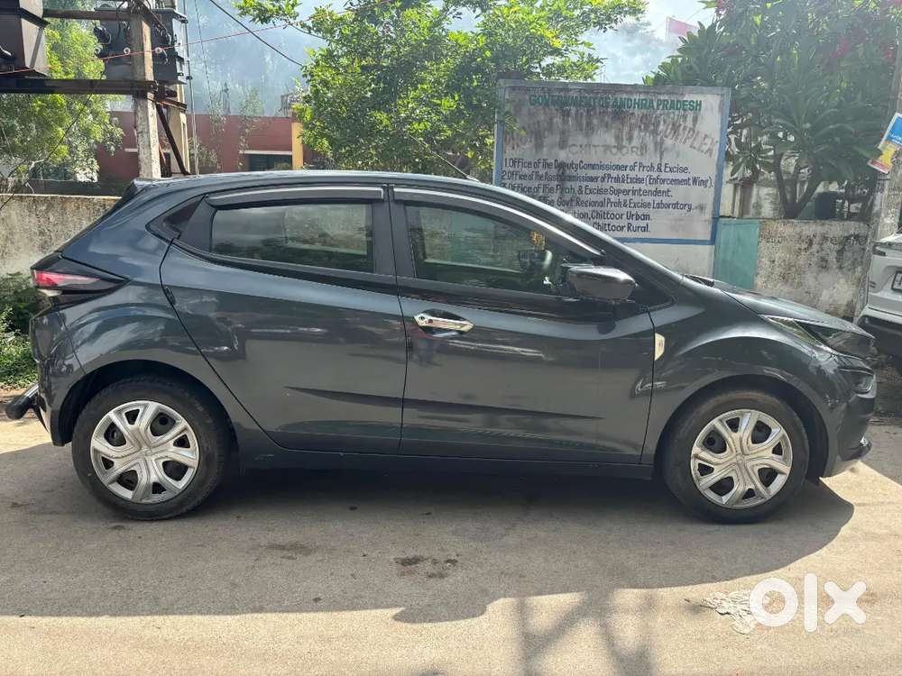Tata Altroz 1.2 Petrol 2021