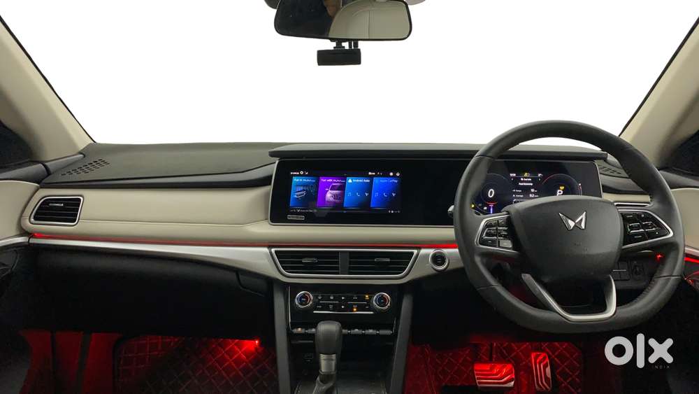 Mahindra Xuv700 2.0 Ax 7 Petrol At Str, 2022, Petrol