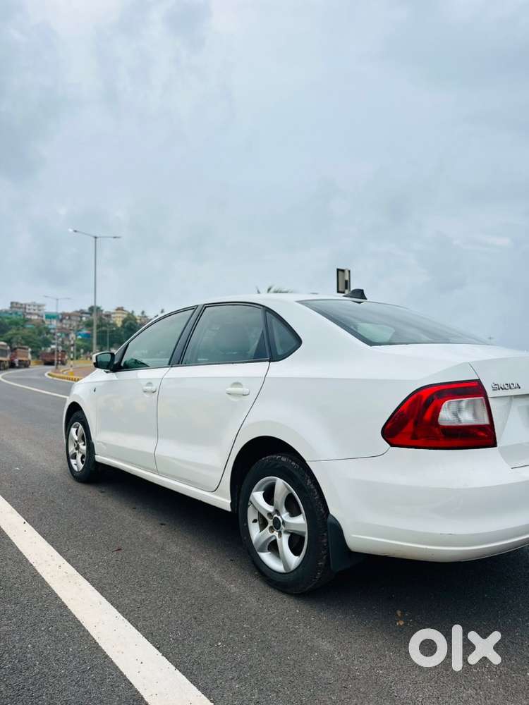 Skoda Rapid 2013 Petrol