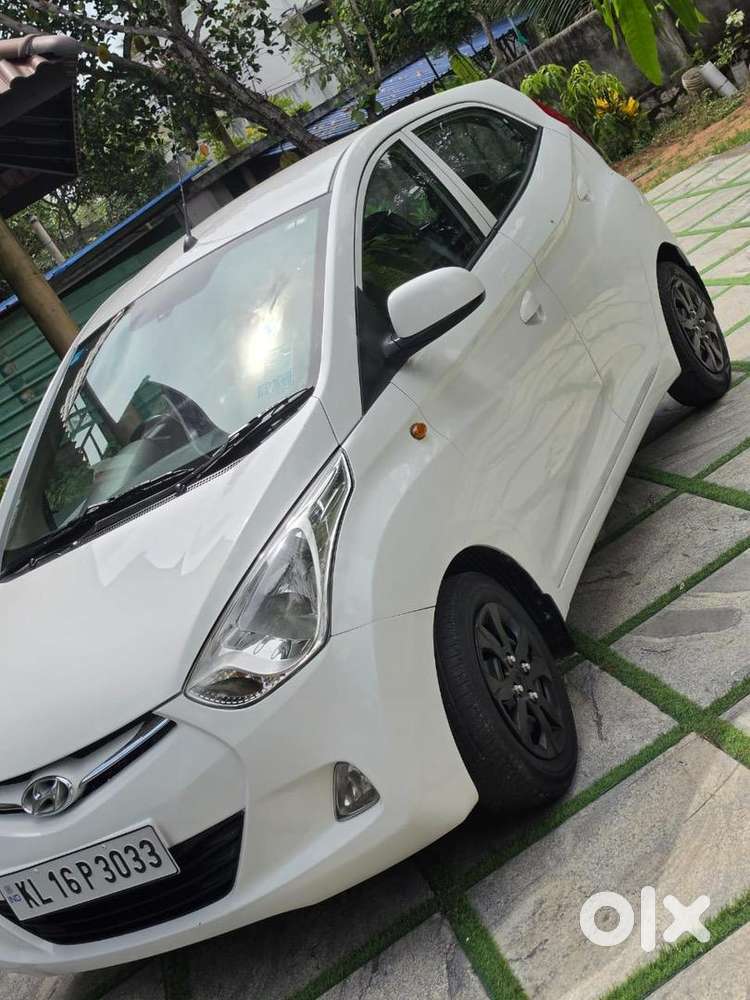 Hyundai Eon 2015 Sportz Petrol 62000 Km Company Service