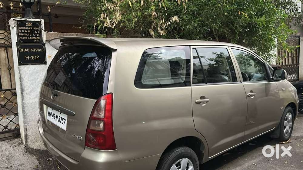 A Well Maintained Innova In Vashi