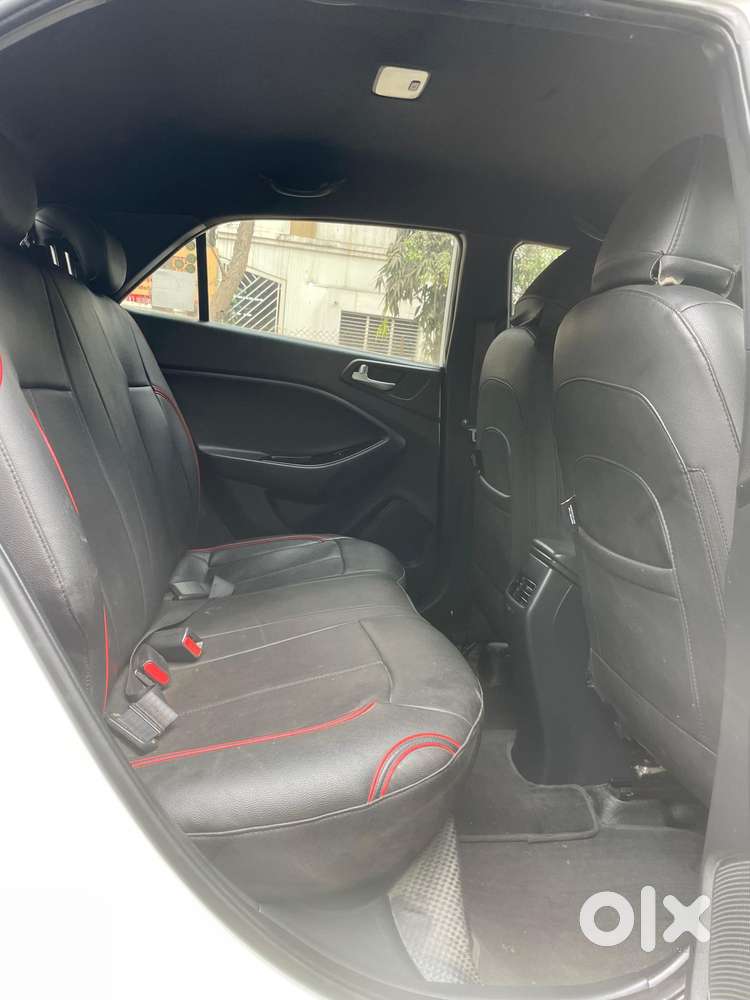 Hyundai New I20 1.2 Sportz Ivt Dual Tone, 2019, Petrol