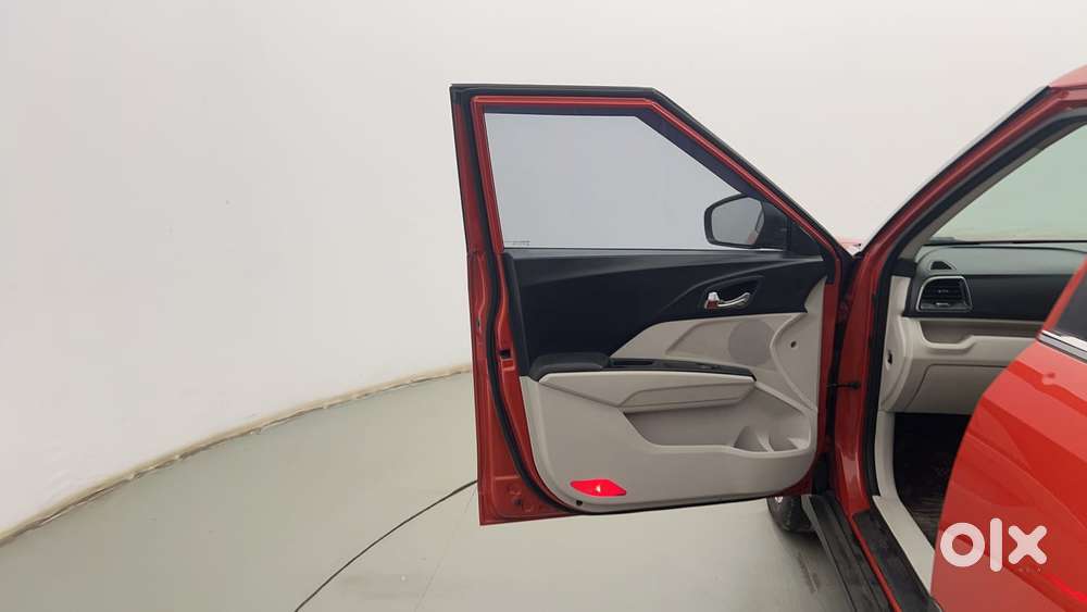 Mahindra Xuv300 W8 Amt Optional Diesel, 2020, Petrol
