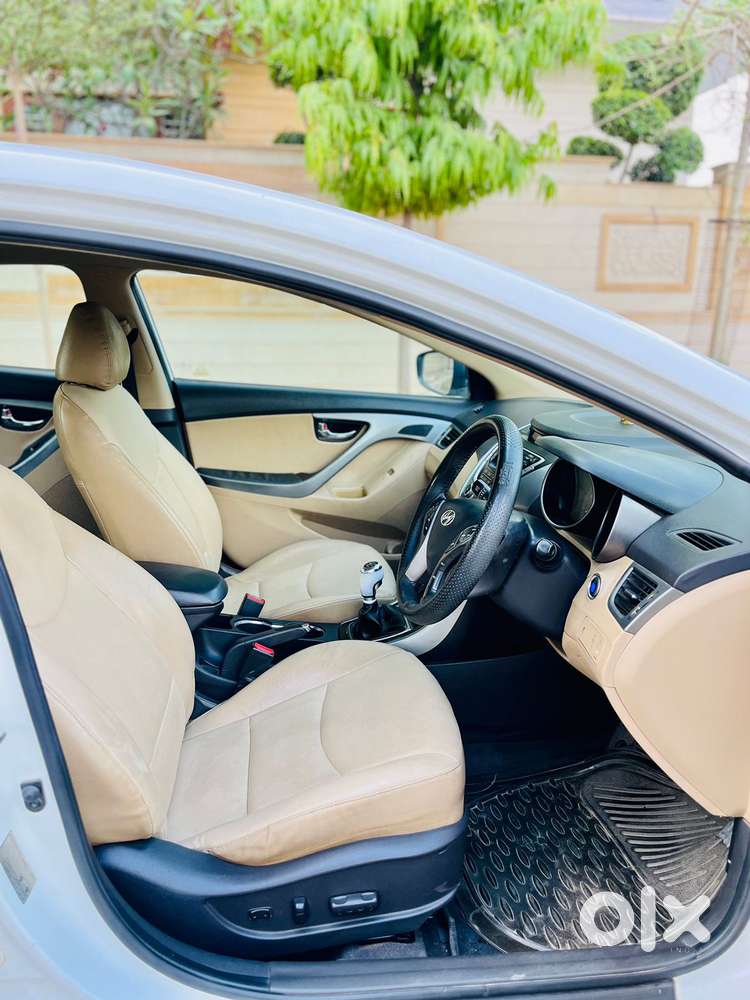 Hyundai New Elantra [2012-2015] 1.6 Crdi Sx (o) Mt, 2013, Diesel