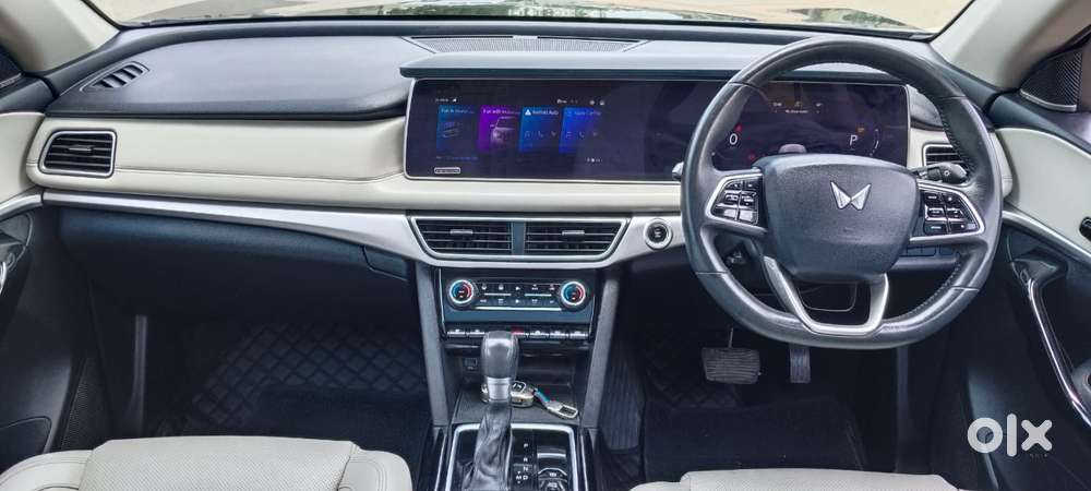 Mahindra Xuv700 2.2 Ax 7 Diesel At Str, 2023, Diesel