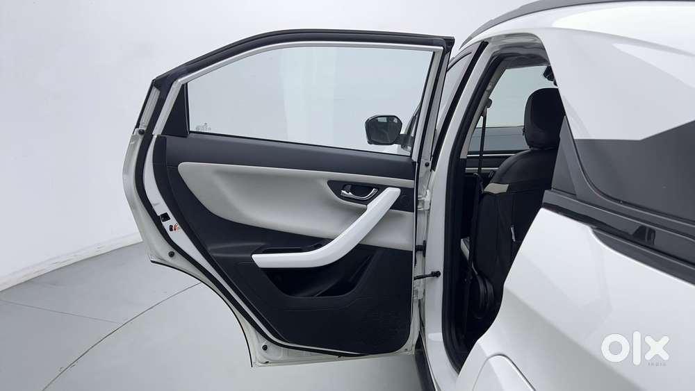 Tata Nexon Creative Plus 1.2 Revotron Petrol 6 Mt, 2024, Petrol