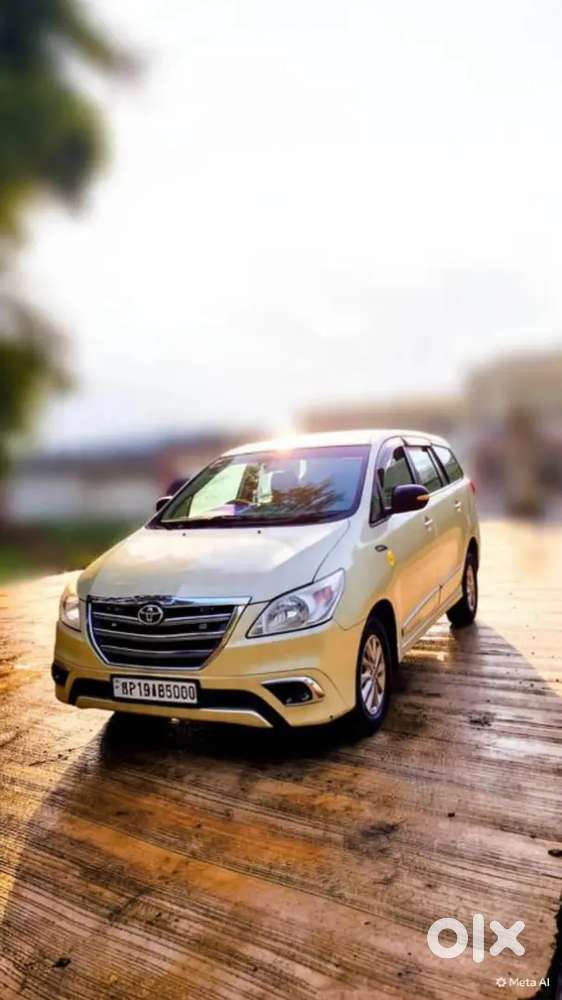 Toyota Innova Petrol 2014