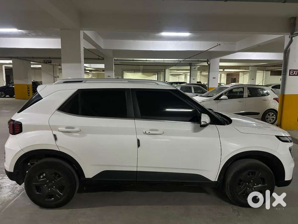 Hyundai Venue 2023 Petrol Good Condition