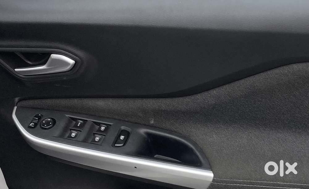 Nissan Magnite 1.0 Xv Premium, 2021, Petrol
