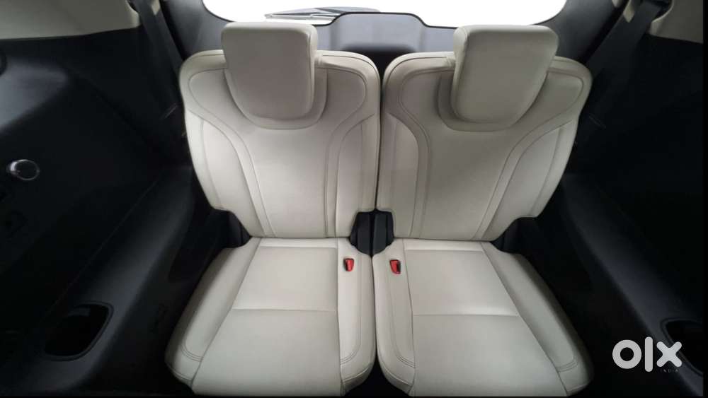 Mahindra Xuv700 2.0 Ax 7 Petrol At Str, 2021, Petrol
