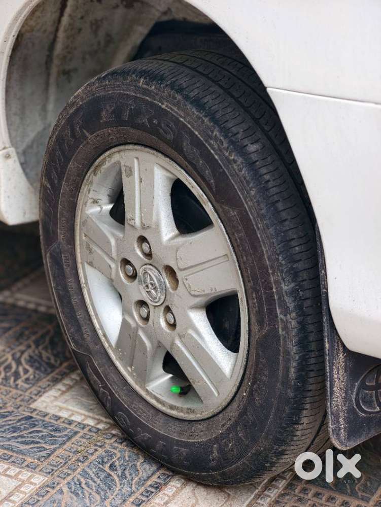 Toyota Innova 2.5 G (diesel) 8 Seater, 2013, Petrol