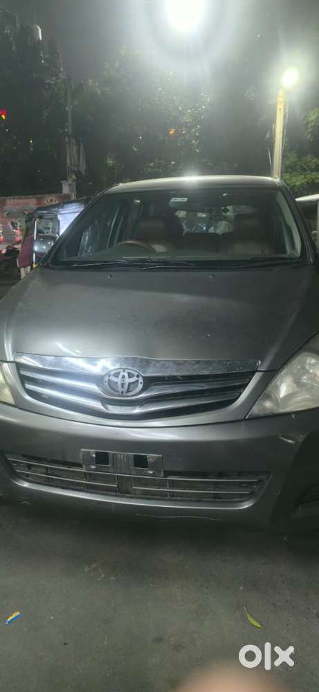 Toyota Innova 2.5 G (diesel) 8 Seater Bs Iv, 2011, Diesel