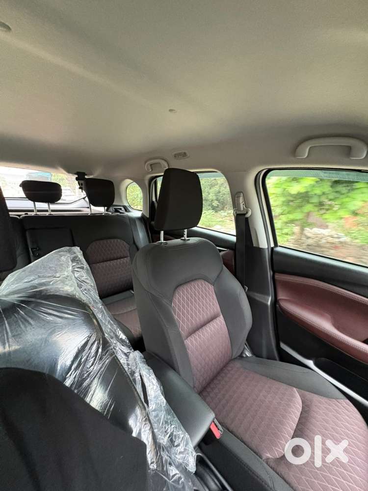 Maruti Suzuki Vitara Petrol Manual 2025