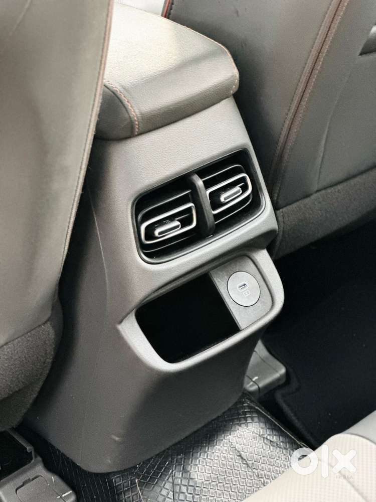 Hyundai Creta 1.5 Sx (o) Knight Ivt Petrol Dual Tone, 2025, Petrol